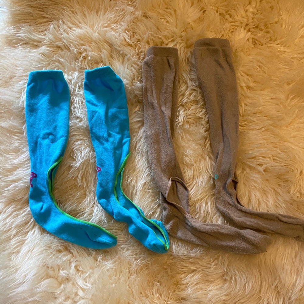 2 Pairs Key Socks